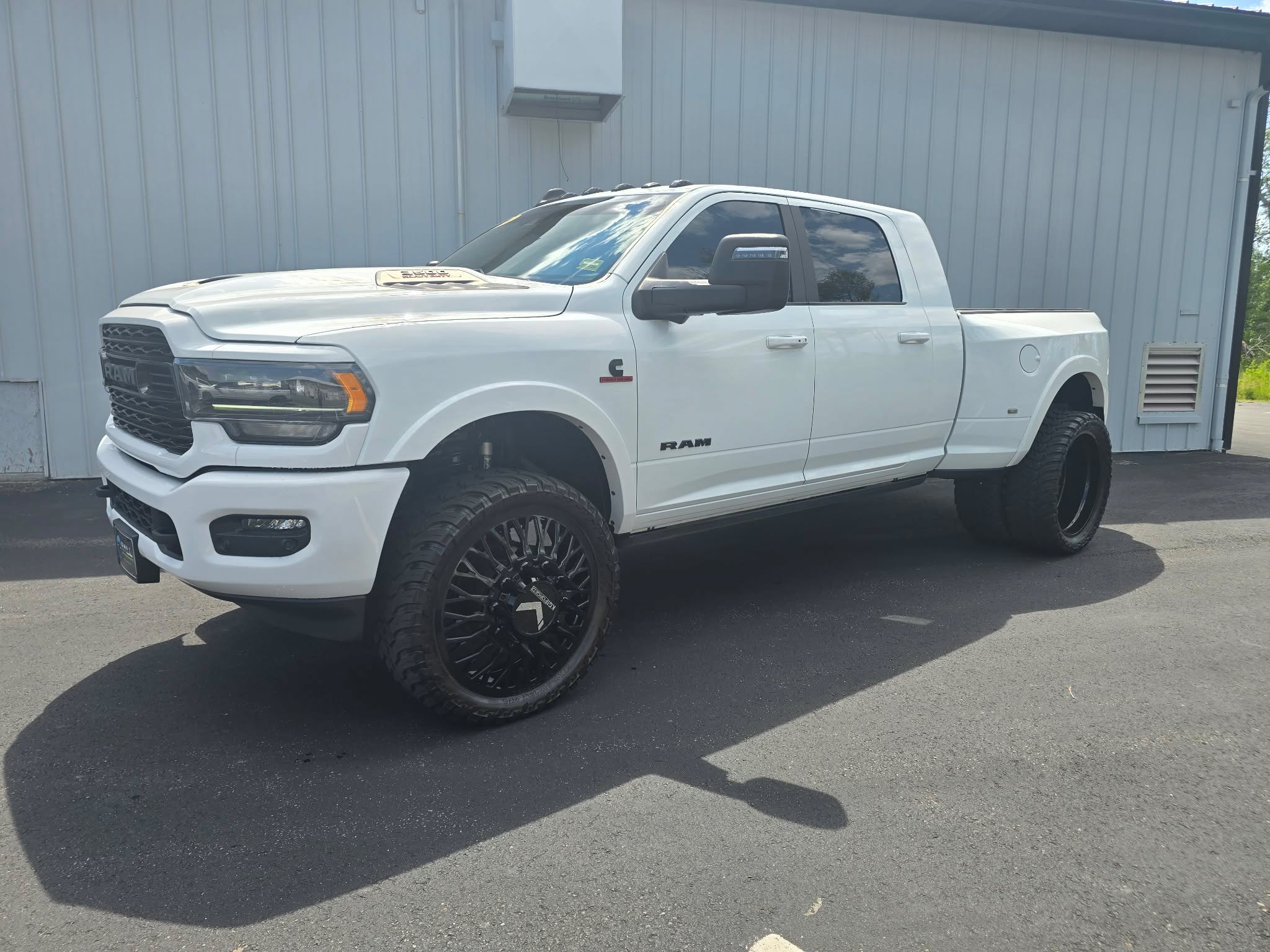 ram ram 3500 pickup 2024 3C63RRPL9RG155962 image ram ram 3500 pickup 2024 3C63RRPL9RG155962 image